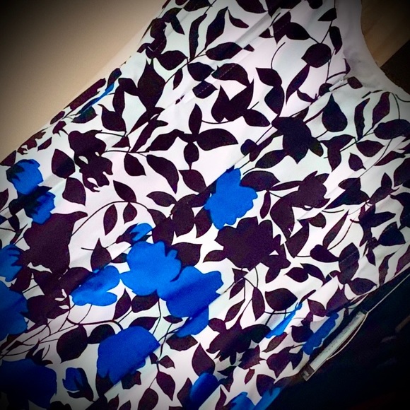 NEW Stunning NINE WEST Blue Floral Size 8P Stretch Cotton Fit & Flare Dress - Picture 2 of 16